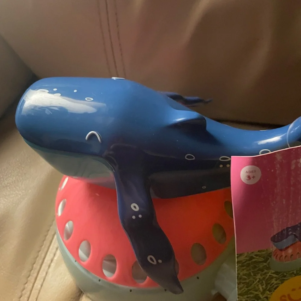 Blue Whale Toy with Pink Base Spinning Sprinkler Sun Squad NWT Outdoor Fun Wet